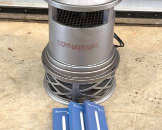 DynaTrapXL Bug Zapper with Extra Bulbs