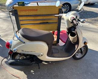 2018 Honka metropolitan 500 miles 
New battery, fires right up ready to ride