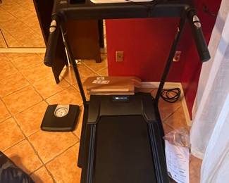 XTERRA TR200 Treadmill