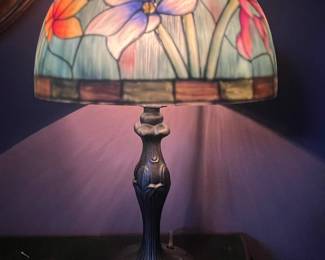 Tiffany Style Stained Glass Floral Table Lamp