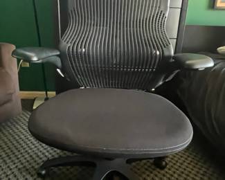 Knoll Generation Task Chair
