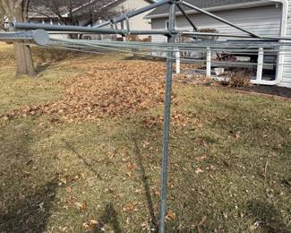 Rotating clothesline