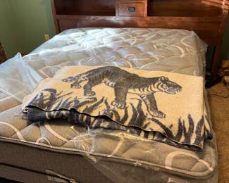 Brand NEW Lebeda Adjustable Mattress and Frame -Queen