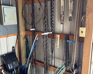 Chainsaw chains & supplies