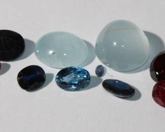 Large lot of loose Gemstones; sapphire, moonstone, plus others 18.81 ctw