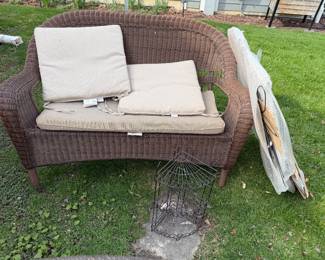 Weathered Wicker Love Seat/Cushions