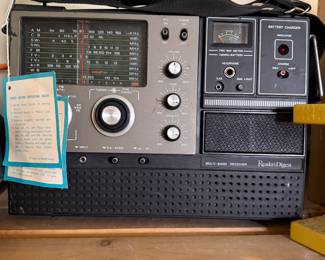 Vintage Readers Digest Multi Band Radio, with Tags