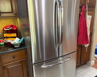 Full size working refrigerator 