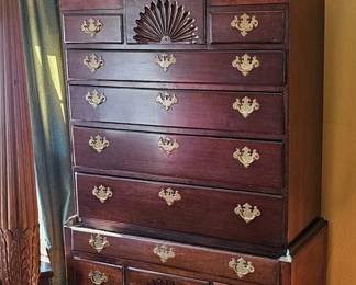Elegant Colonial Mahogany Queen Anne Bonnet Top High Boy.