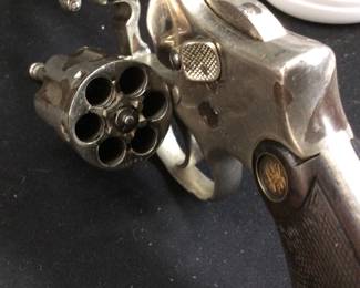 VTG. SMITH & WESSON .38cal U.S. SERVICE REVOLVER FIRING MECHANISM WORKS BUT NEEDS SOME REPAIR, SOME OF THE SURFACE PLATING NEEDS REPAIR ALSO