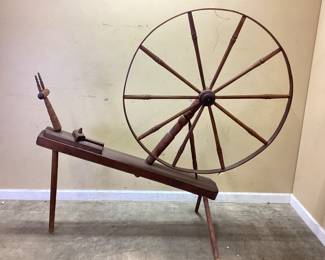 PRIMITIVE COLONIAL SPINNING WHEEL BEAUTIFUL PIECE OF HISTORY. FEATURES A 38 INCH WHEEL. NO SHIPPING PICKUP ONLY