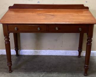 VICTORIAN STYLE WRITING DESK NO SHIPPING PICKUP ONLY