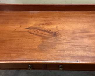 VICTORIAN STYLE WRITING DESK NO SHIPPING PICKUP ONLY