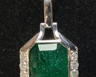 PLATINUM EMERALD & DIAMOND PENDANT, 18in L CHAIN, 5.77ct EMERALD, 0.25cts DIAMONDS, 8.6g TOTAL WEIGHT, AIGL APPRAISAL $11,822.00