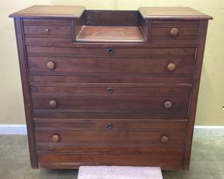 VICTORIAN FARMHOUSE STYLE CHEST OF DRAWERS MISSING 1 KNOB. NO SHIPPING PICKUP ONLY