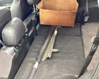 1996 Jeep Grand Cherokee VIN: 1J4GZ78Y9TC212836 Miles: 182443 Engine: 5.2 Color: BURGUNDY 1996 Jeep Grand Cherokee 5.2 Liter 4x4. Mileage 182,443 Power Accessories, Reese Hitch, Wired For Trailer. Has Signs Of Wear And Repair To Interior And Fading Paint Due To Age. Clean Title