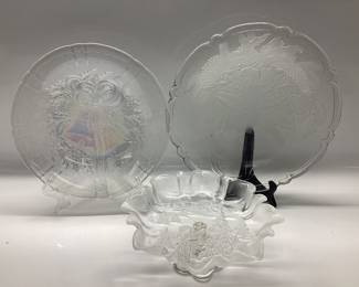 IRIDESCENT MIKASA HOLIDAY BELLS SERVING PLATTER, MALAYSIA FOSTERED SERVING PLATTER AND A MIKASA HOLIDAY CLASSIC FOOTED BON BON DISH