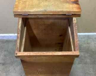 VTG. WOODEN ONION, POTATO, WASTE BIN PRIMITIVE BIN WITH HINGED LID AND REMOVABLE TOP. NO SHIPPING PICKUP ONLY