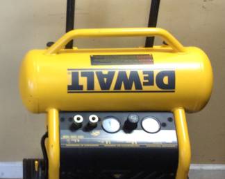 DEWALT 200psi 4.5 GALLON ROLLING AIR COMPRESSOR NO SHIPPING PICKUP ONLY