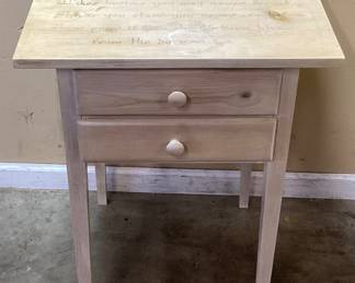 WOOD ACCENT TABLE w WOOD BURNED DECORATION TOP NO SHIPPING PICKUP ONLY