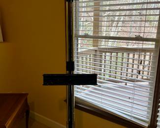 Adjustable Artist’s Easel (floor-standing)