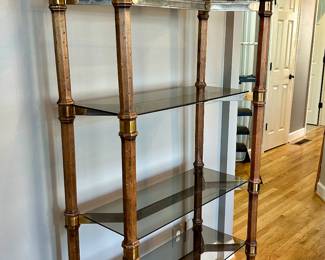 étagère / display shelf