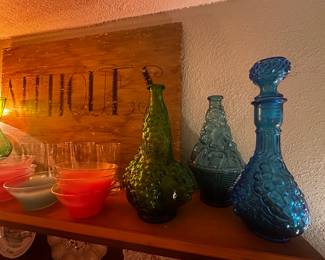 Empoli wine decanters, Antiques sign 