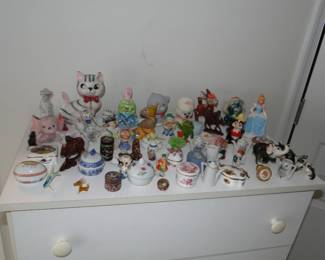 Vintage trinket boxes and smalls