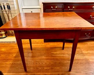 Cir. Late 18th c. Bench-made Tennessee Maple Table with Peg Wood Nails (30"x37"x26.75")
