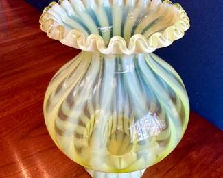 Fenton Ribbed Optic Vase