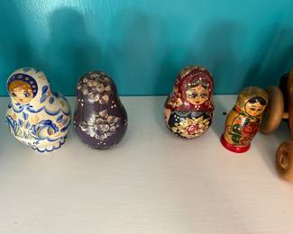Russian nesting dolls.