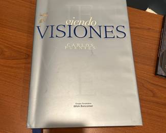 Lots of interesting coffee table books.