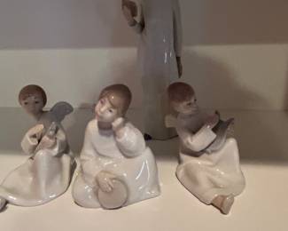Spanish figurines. 