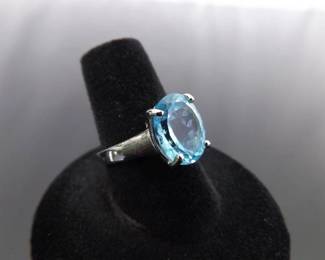 .925 Sterling Silver Topaz Ring Size 7.25
