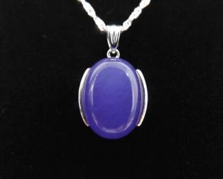 .925 Sterling Silver Amethyst Cabochon Pendant Necklace
