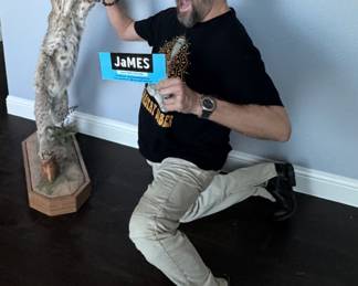 Bobcat ready to high five you.