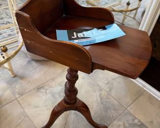 Not quite sure what this table is made for.