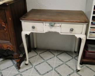 Very nice small vintage table