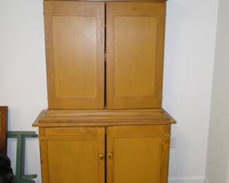 This hutch is remarkable