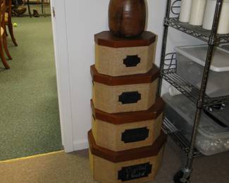 Stacking storage bins