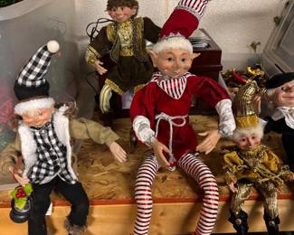 Holiday elves