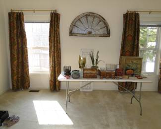 Some pretty neat artwork and display pieces too