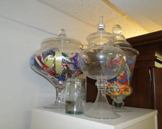 Ribbons and more in glass containers
