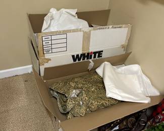 STILL AVAILABLE FOR SATURDAY! Feel free to send offers on anything you're interested in!