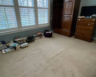 STILL AVAILABLE FOR SATURDAY! Feel free to send offers on anything you're interested in!