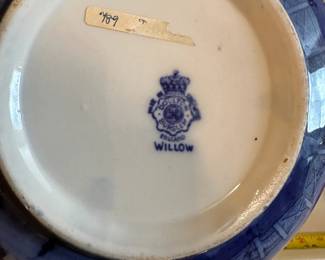 R82 - $40. Doulton Burslem England Willow. 7" bowl. Very good antique condition. Doulton Burslem England Willow. 7" bowl. Very good antique condition. 
