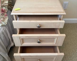 R15 - $75 PAIR of Nightstands with natural wood finish. (Pressed Wood) Glass top to protect the pull out shelf and 2 drawers. Excellent condition! Measures 20" wide x 19" deep x 22" tall. 