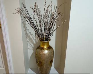Large Decorative Vase with Gold Accents and Ornate Patterns