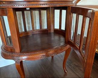 Antique Mahogany Oval Drinks Cabinet or Tea Table third image