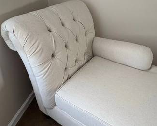 Tufted Chaise Lounge second image